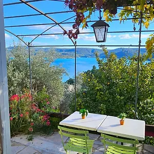 Avec Terrasse Et Jolie Vue Sur Le , Sainte-Croix-de-Verdon France